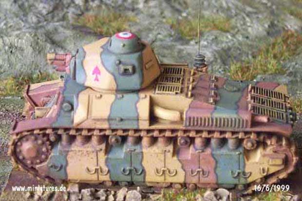 Camouflage an einem Renault D2 der französichen Armee.