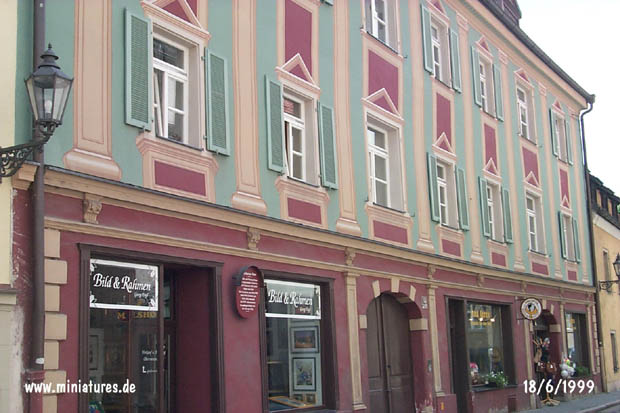 Trompe-l’œil-Malerei an einer Fassade in Regensburg.