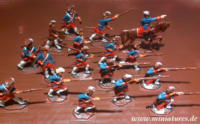 Übermalen 40 mm großer, halbrunder Prince August Figuren.